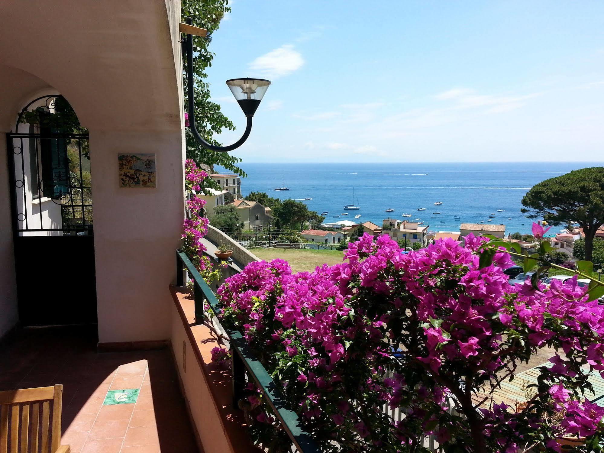Casa Vacanze Bouganvillea Cetara Exterior foto