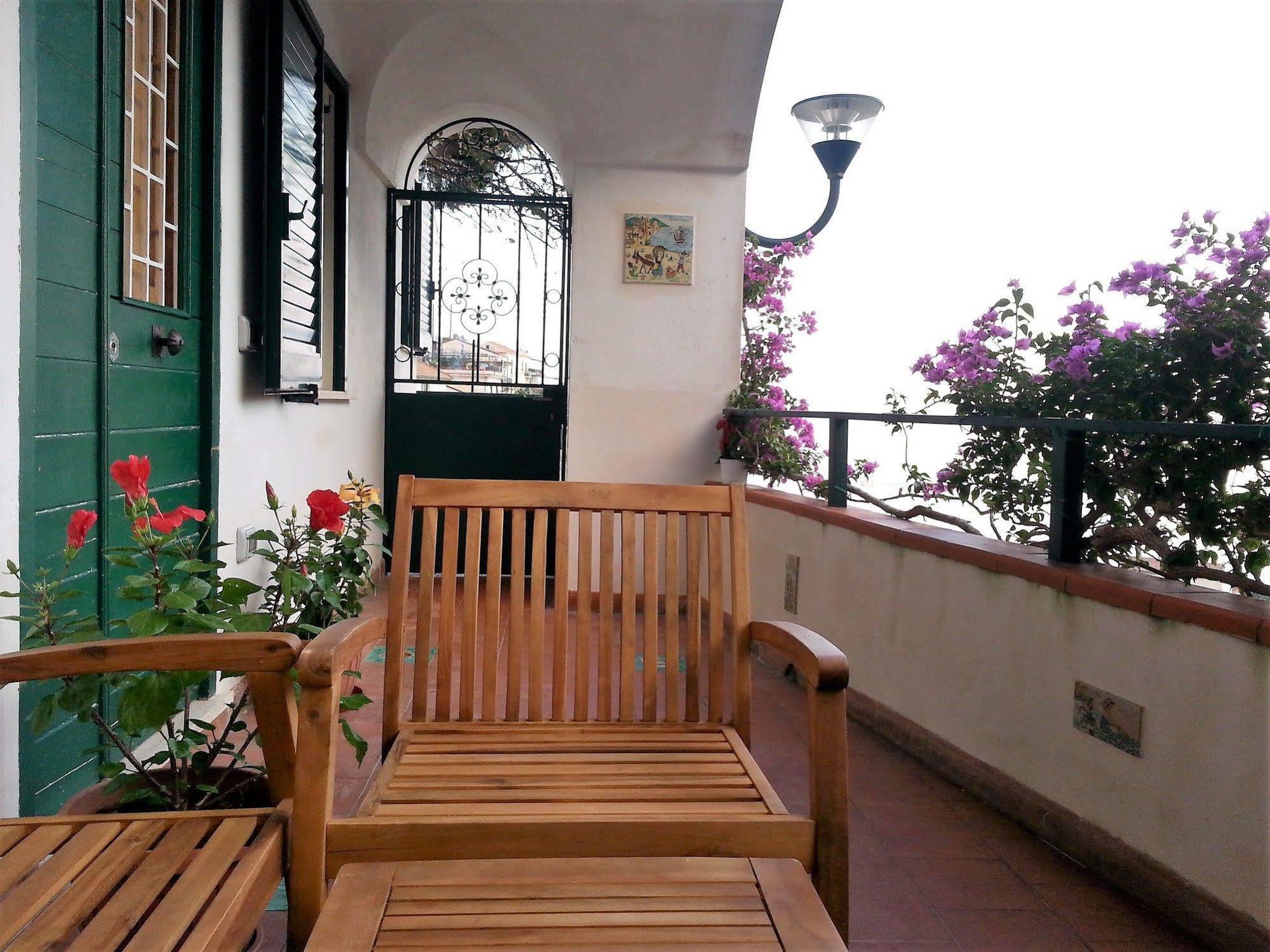 Casa Vacanze Bouganvillea Cetara Exterior foto