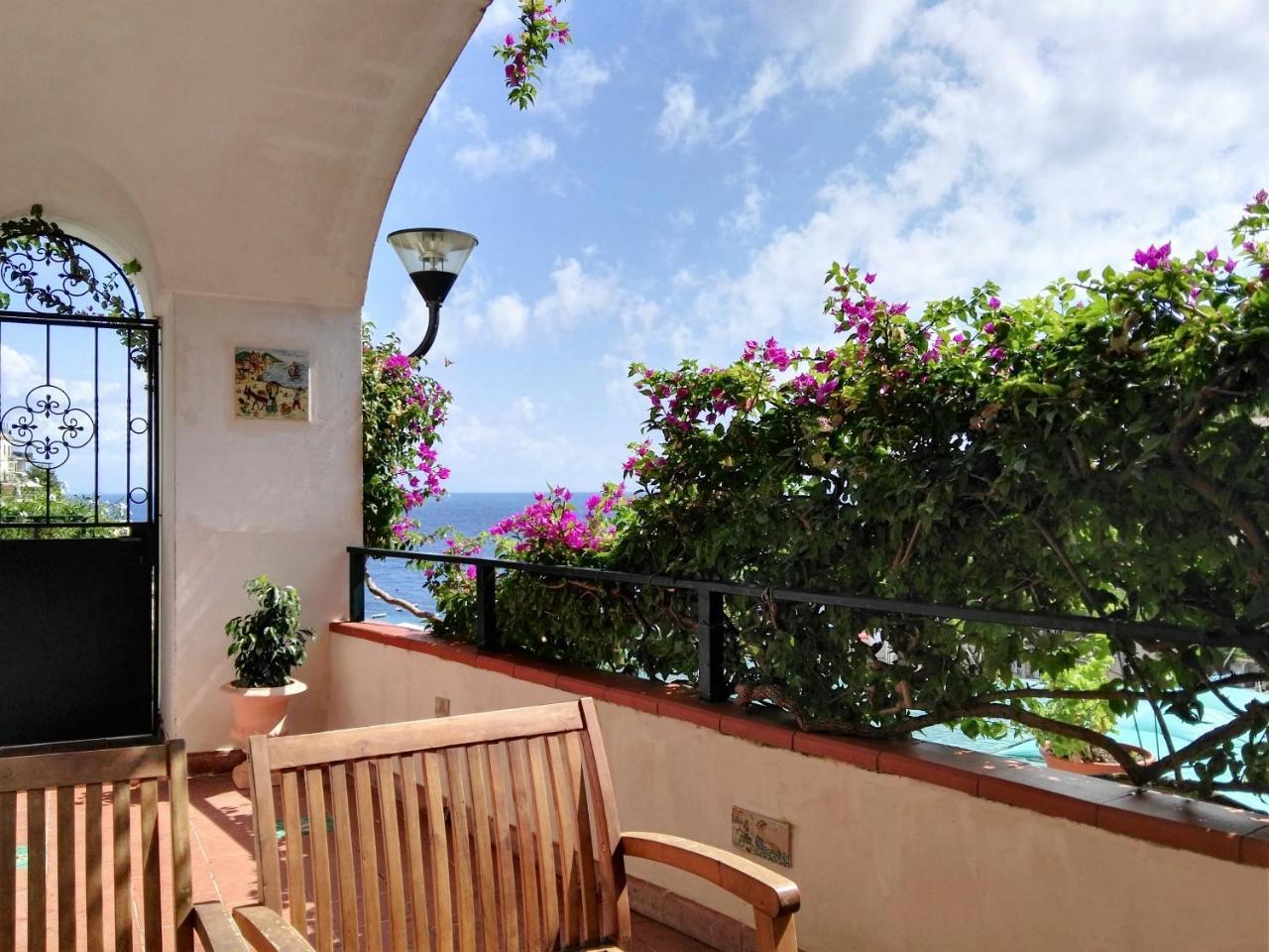 Casa Vacanze Bouganvillea Cetara Exterior foto
